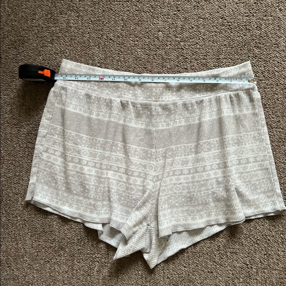 AMBRIELLE PIJAMA SET ( CHRISTMAS COLLECTION, COMES WITH 2 PANTS , LONG AND SHORT - Picture 10 of 13